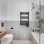 Vacation I Lumea, Luxury Villa, Private Heated Pool, Andalusian Charm Oasis, Walking Distance To Puerto Banus And Beaches Villa