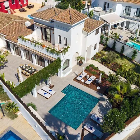 Villa Vacation I Lumea, Luxury Villa, Private Heated Pool, Andalusian Charm, Walking Distance To The Marina And Beaches *