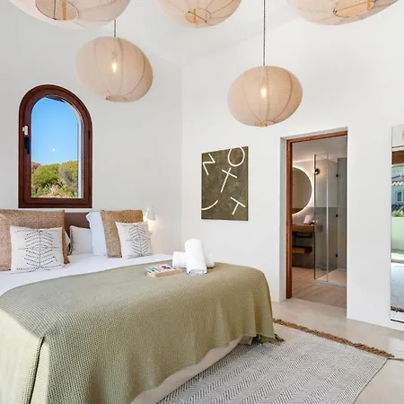 Vacation I Lumea, Luxury Villa, Private Heated Pool, Andalusian Charm, Walking Distance To The Marina And Beaches