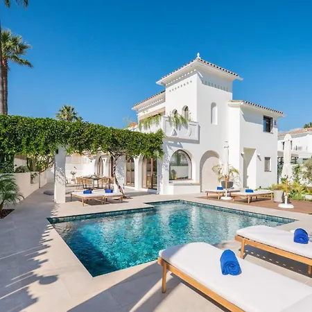 Villa Vacation I Lumea, Luxury Villa, Private Heated Pool, Andalusian Charm, Walking Distance To The Marina And Beaches Marbella