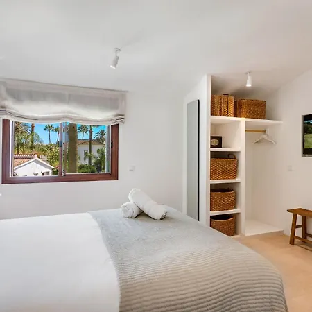 Vacation I Lumea, Luxury Villa, Private Heated Pool, Andalusian Charm, Walking Distance To The Marina And Beaches *