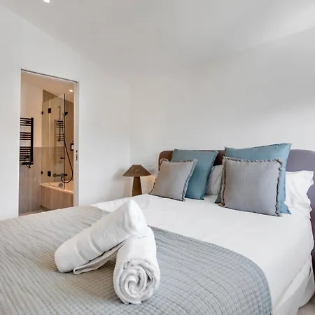 Vacation I Lumea, Luxury Villa, Private Heated Pool, Andalusian Charm, Walking Distance To The Marina And Beaches * Marbella