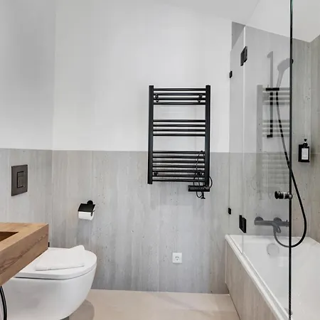 Vacation I Lumea, Luxury Villa, Private Heated Pool, Andalusian Charm, Walking Distance To The Marina And Beaches Villa