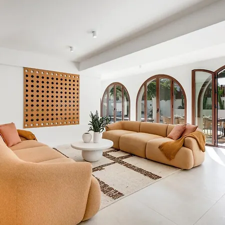 Villa Vacation I Lumea, Luxury Villa, Private Heated Pool, Andalusian Charm, Walking Distance To The Marina And Beaches Marbella