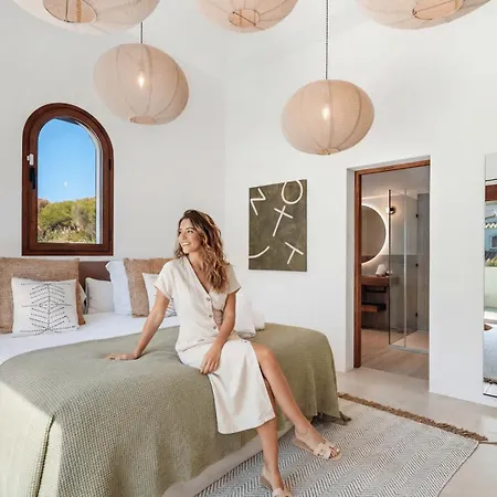 Vacation I Lumea, Luxury Villa, Private Heated Pool, Andalusian Charm Oasis, Walking Distance To Puerto Banus And Beaches