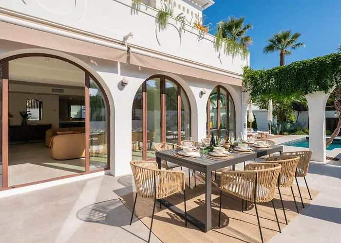 Willa Vacation I Lumea, Luxury Villa, Private Heated Pool, Andalusian Charm, Walking Distance To The Marina And Beaches Marbella
