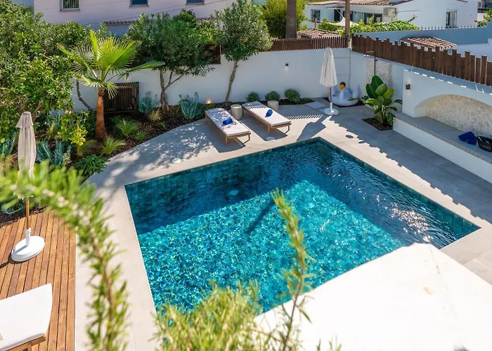 Vacation I Lumea, Luxury Villa, Private Heated Pool, Andalusian Charm, Walking Distance To The Marina And Beaches Villa Marbella