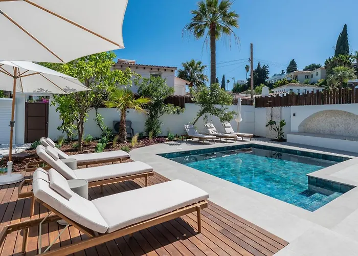 Vacation I Lumea, Luxury Villa, Private Heated Pool, Andalusian Charm, Walking Distance To The Marina And Beaches