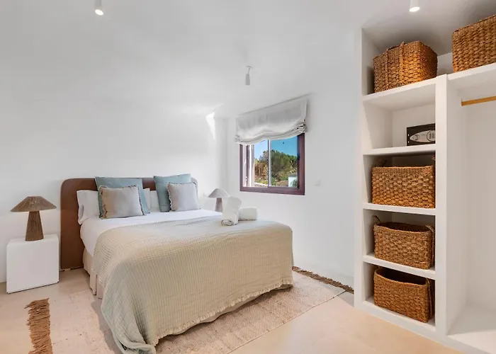 Villa Vacation I Lumea, Luxury Villa, Private Heated Pool, Andalusian Charm, Walking Distance To The Marina And Beaches *