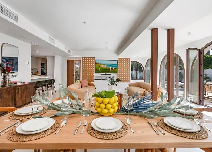 Vacation I Lumea, Luxury Villa, Private Heated Pool, Andalusian Charm, Walking Distance To The Marina And Beaches * Marbella