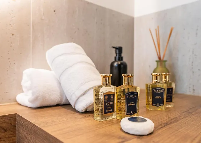 Vacation I Lumea, Luxury Villa, Private Heated Pool, Andalusian Charm, Walking Distance To The Marina And Beaches