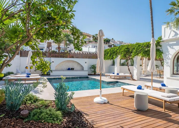 Vacation I Lumea, Luxury Villa, Private Heated Pool, Andalusian Charm, Walking Distance To The Marina And Beaches Willa *