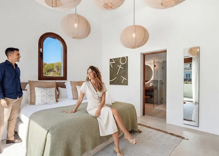 Vacation I Lumea, Luxury Villa, Private Heated Pool, Andalusian Charm, Walking Distance To The Marina And Beaches