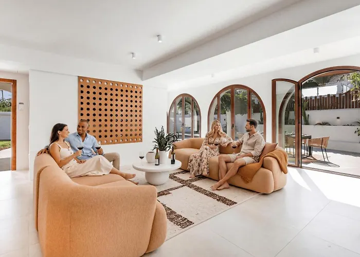 Vacation I Lumea, Luxury Villa, Private Heated Pool, Andalusian Charm, Walking Distance To The Marina And Beaches * Marbella