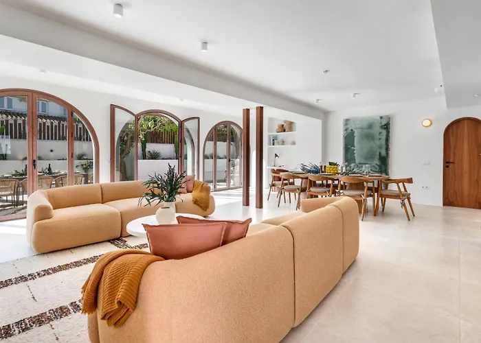 Vacation I Lumea, Luxury Villa, Private Heated Pool, Andalusian Charm, Walking Distance To The Marina And Beaches *