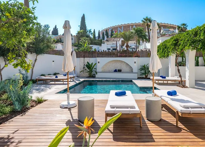 Villa Vacation I Lumea, Luxury Villa, Private Heated Pool, Andalusian Charm, Walking Distance To The Marina And Beaches Marbella