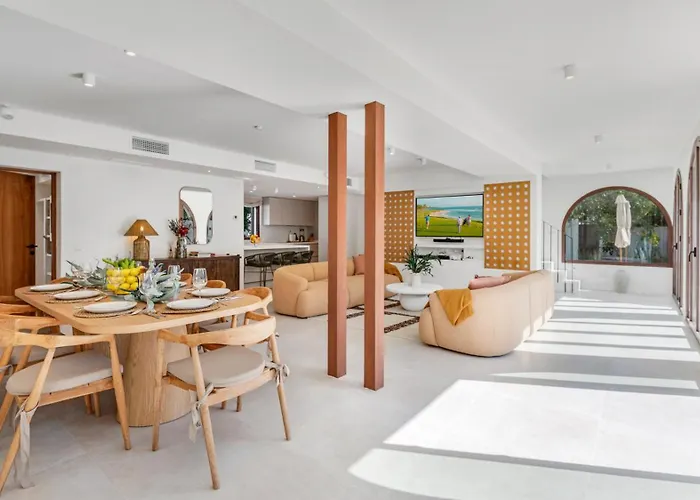 ヴィラ Vacation I Lumea, Luxury Villa, Private Heated Pool, Andalusian Charm, Walking Distance To The Marina And Beaches