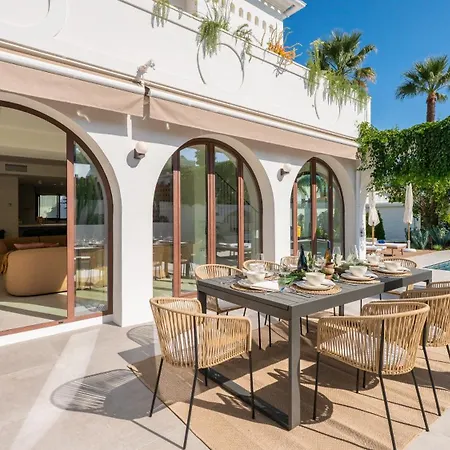 Вилла Vacation I Lumea, Luxury Villa, Private Heated Pool, Andalusian Charm, Walking Distance To The Marina And Beaches Марбелья
