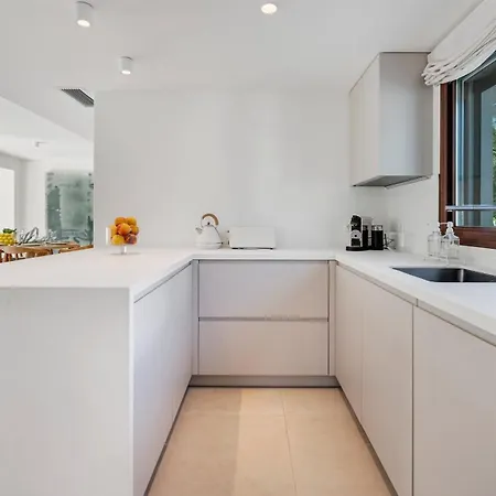 Vacation I Lumea, Luxury Villa, Private Heated Pool, Andalusian Charm, Walking Distance To The Marina And Beaches