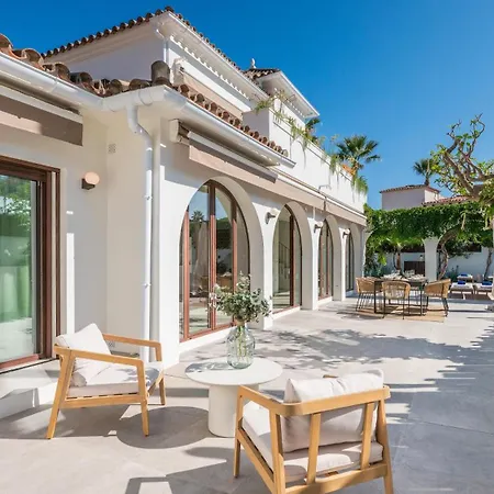 Вилла Vacation I Lumea, Luxury Villa, Private Heated Pool, Andalusian Charm, Walking Distance To The Marina And Beaches *