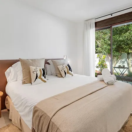 Vacation I Lumea, Luxury Villa, Private Heated Pool, Andalusian Charm, Walking Distance To The Marina And Beaches Марбелья