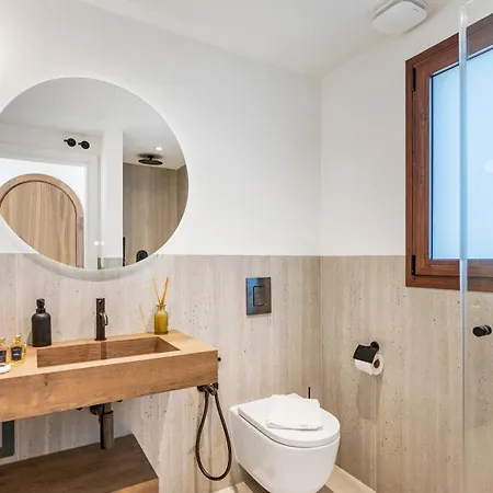 Vacation I Lumea, Luxury Villa, Private Heated Pool, Andalusian Charm, Walking Distance To The Marina And Beaches Марбелья