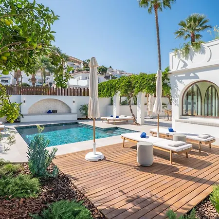 Вилла Vacation I Lumea, Luxury Villa, Private Heated Pool, Andalusian Charm, Walking Distance To The Marina And Beaches