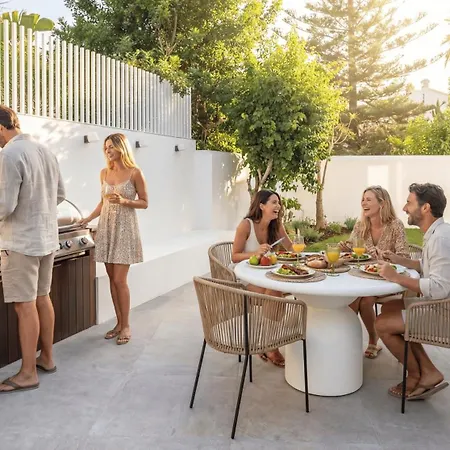 Villa Vacation I Lumea, Luxury Villa, Private Heated Pool, Andalusian Charm, Walking Distance To The Marina And Beaches *
